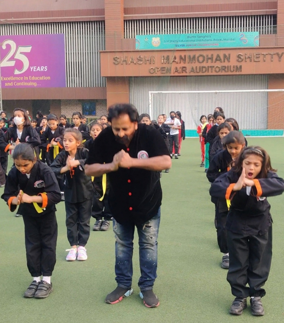 Bollywood famous Chitah Yajnesh Shetty teaches self-defense programme to 600 school girls on 'International Women's Day'